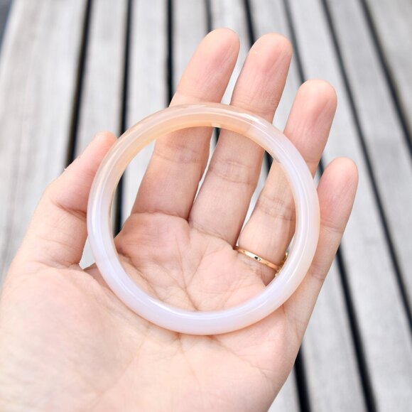 【SOLD】58.6 mm Agate Bangle Bracelet - Orange - Chinese Agate Bracelet - Picture 5 of 6